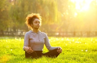 Veja como a meditação ajuda no processo de autoconhecimento