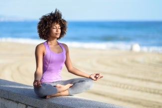 A meditação ajuda a equilibrar a saúde mental em momentos difíceis